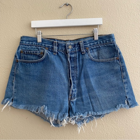 VINTAGE Levi's 501 Cutoff Shorts Sz 31 High Waist - Picture 2 of 5